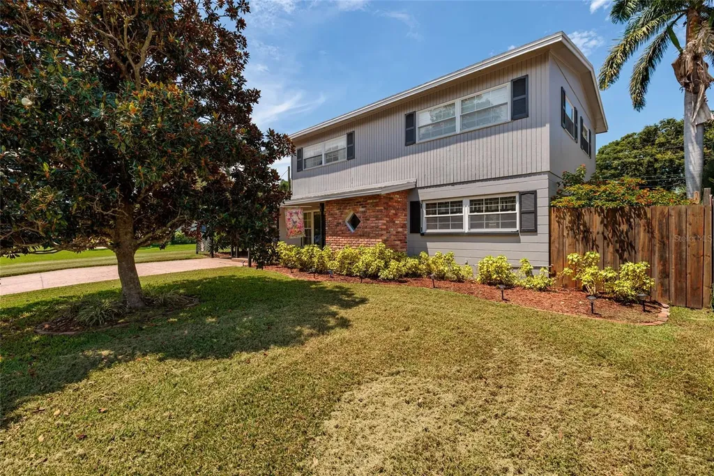 6756 19th Street N St Petersburg FL 33702