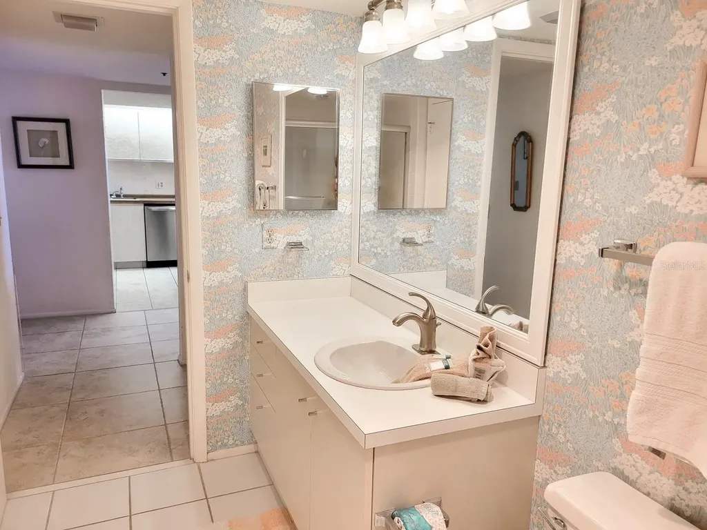 1105 Gulf Of Mexico Drive Longboat Key FL 34228
