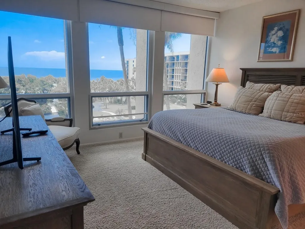 1105 Gulf Of Mexico Drive Longboat Key FL 34228