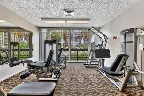 1105 Gulf Of Mexico Drive Longboat Key FL 34228