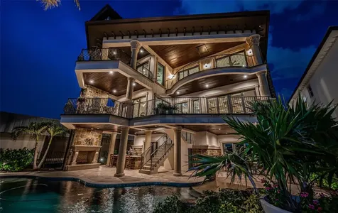 17824 Lee Avenue Redington Shores FL 33708