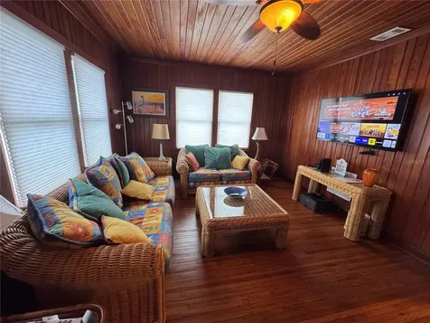 5 82nd Avenue Treasure Island FL 33706