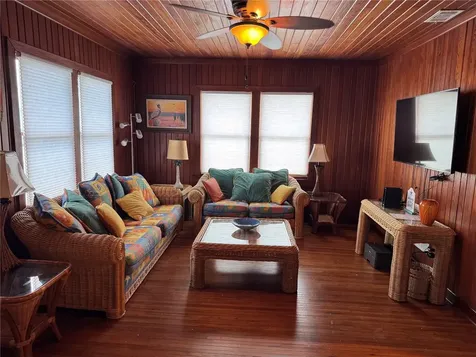 5 82nd Avenue Treasure Island FL 33706