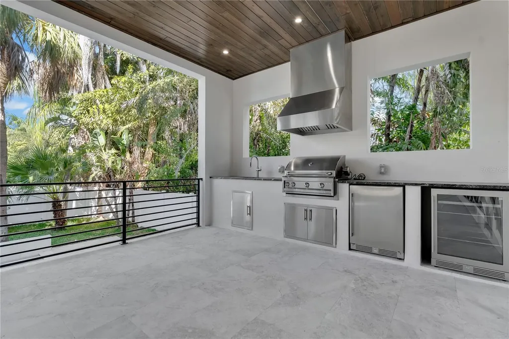 5003 W Poe Avenue Tampa FL 33629