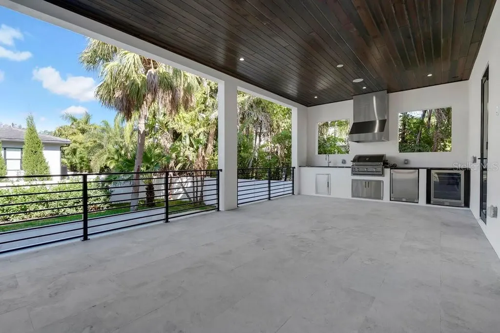 5003 W Poe Avenue Tampa FL 33629