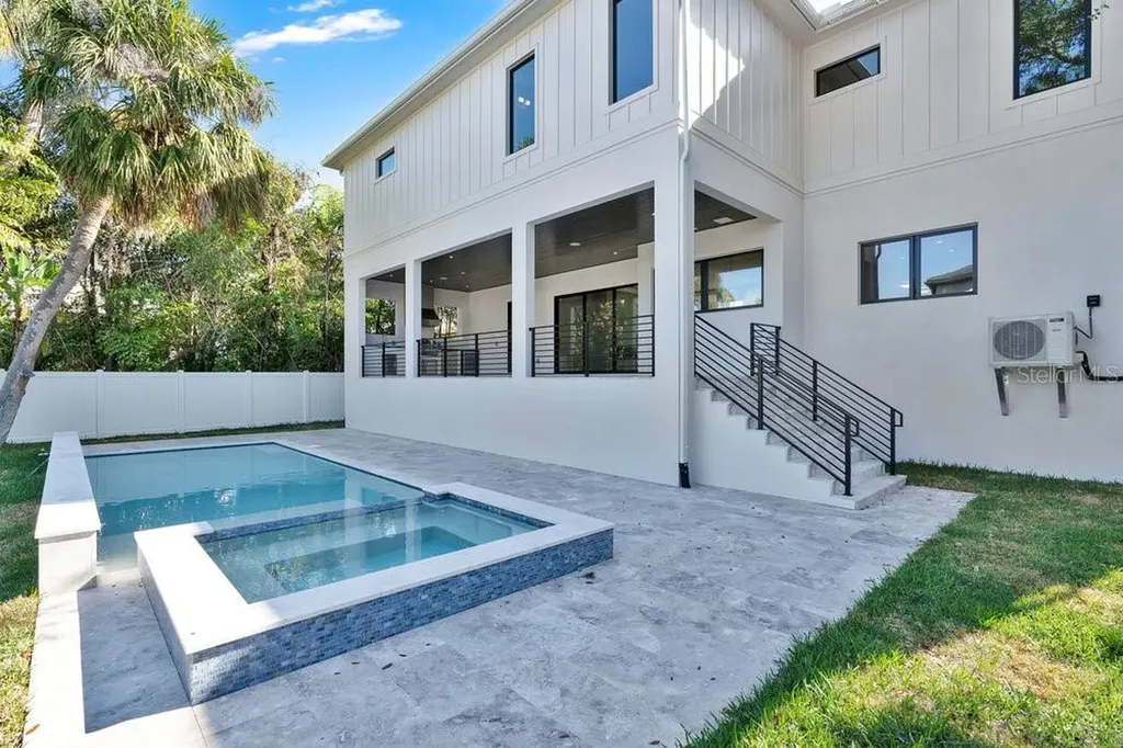 5003 W Poe Avenue Tampa FL 33629