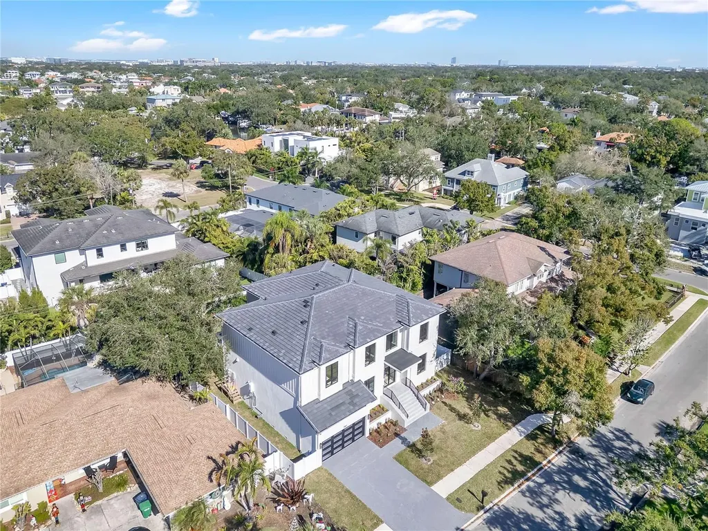 5003 W Poe Avenue Tampa FL 33629
