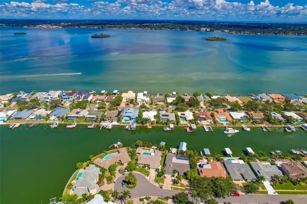 807 Snug Island Clearwater FL 33767