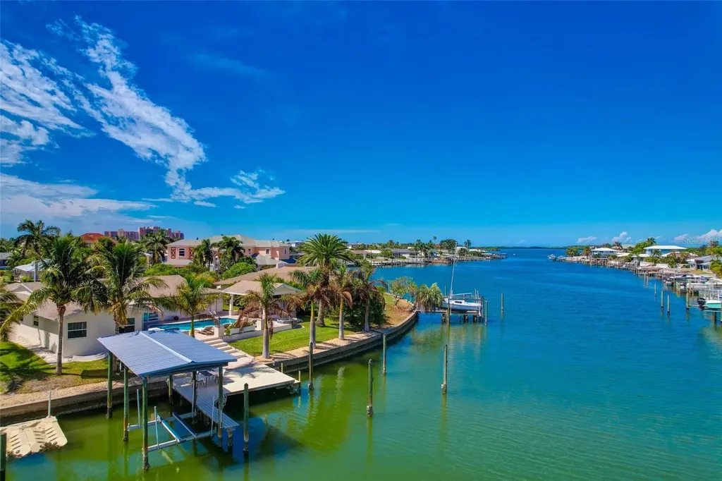 807 Snug Island Clearwater FL 33767