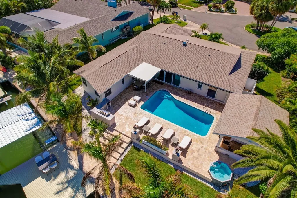 807 Snug Island Clearwater FL 33767