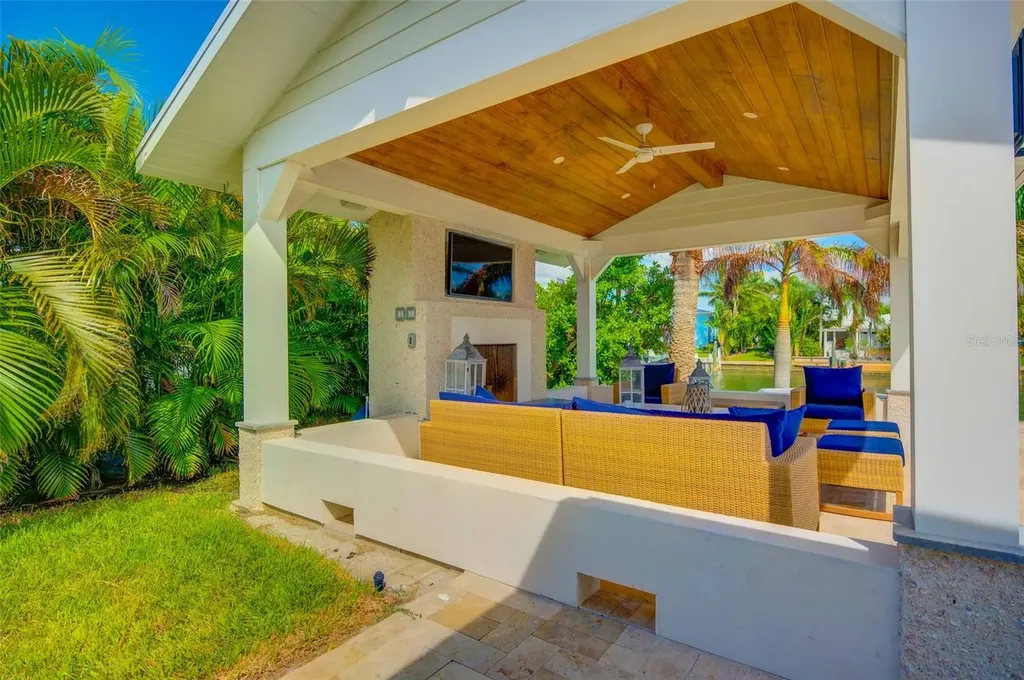 807 Snug Island Clearwater FL 33767