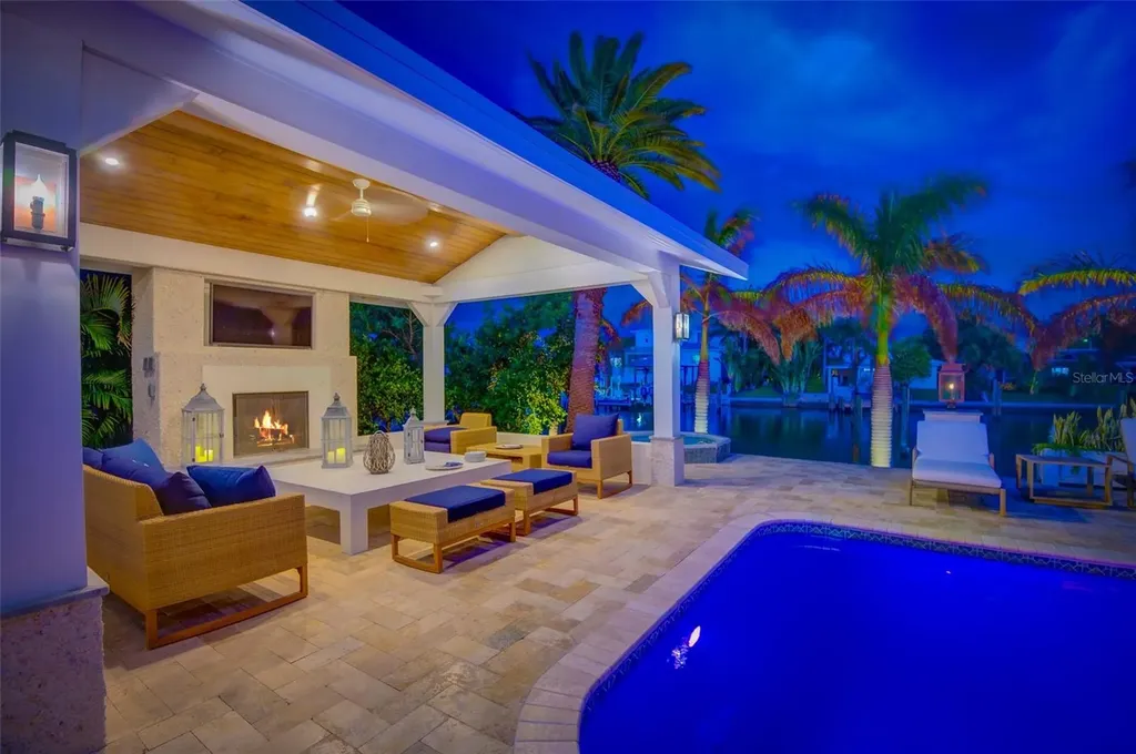807 Snug Island Clearwater FL 33767