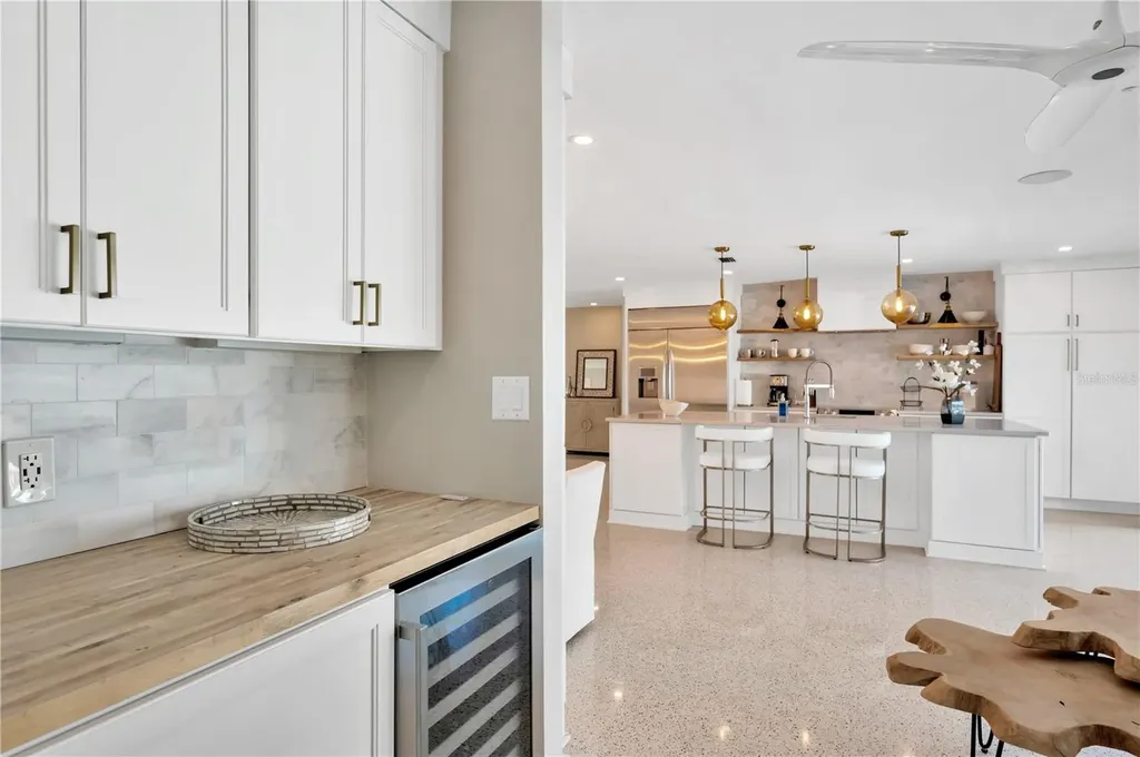 807 Snug Island Clearwater FL 33767