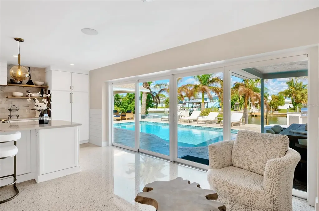 807 Snug Island Clearwater FL 33767