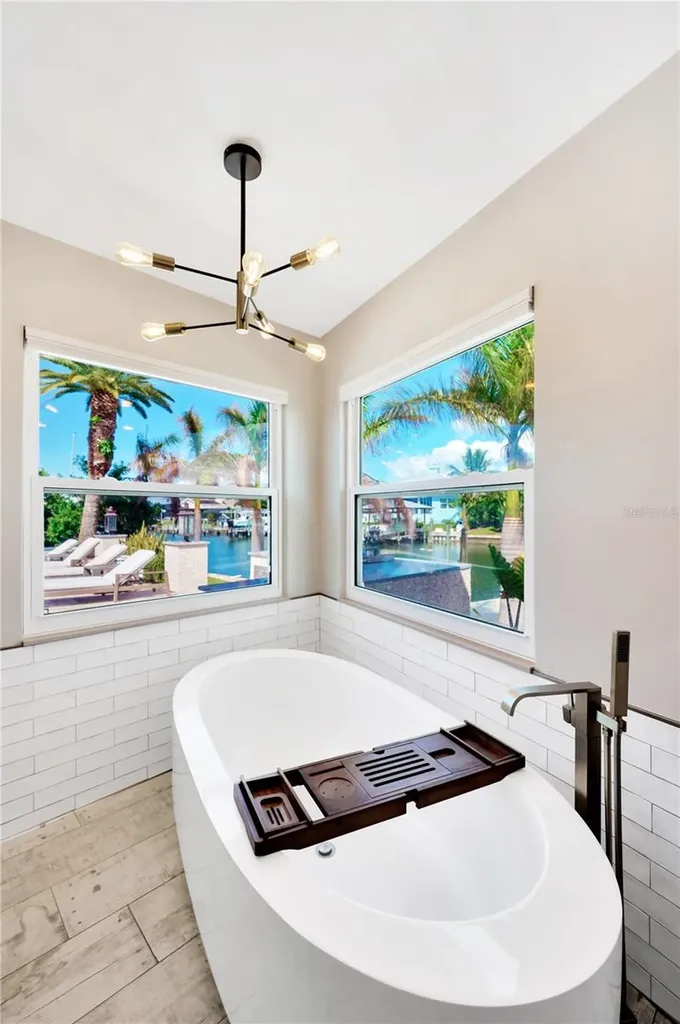 807 Snug Island Clearwater FL 33767