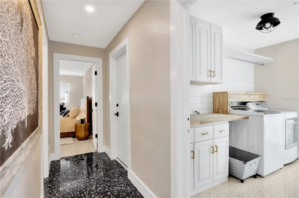 807 Snug Island Clearwater FL 33767