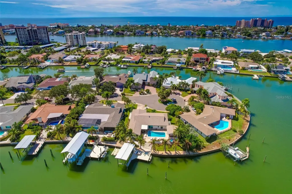 807 Snug Island Clearwater FL 33767