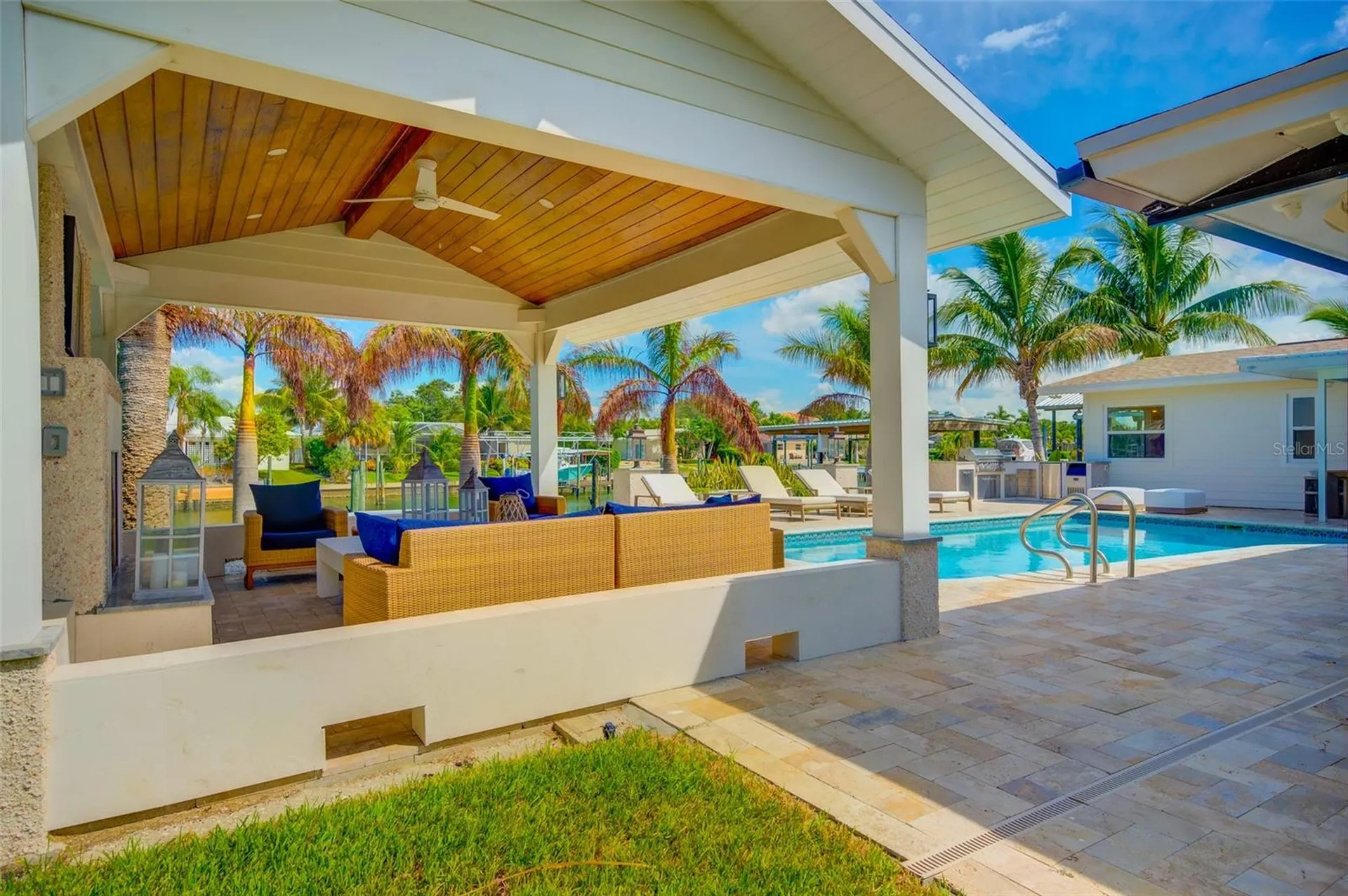 807 Snug Island Clearwater FL 33767