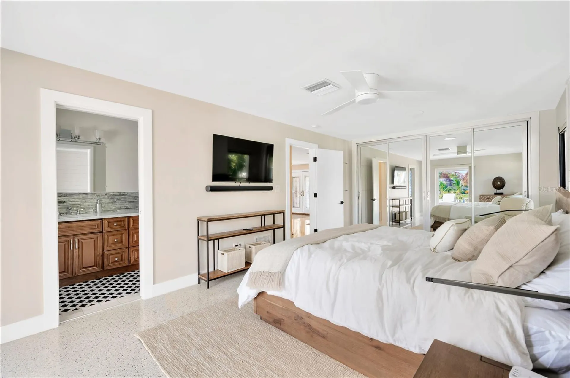 807 Snug Island Clearwater FL 33767
