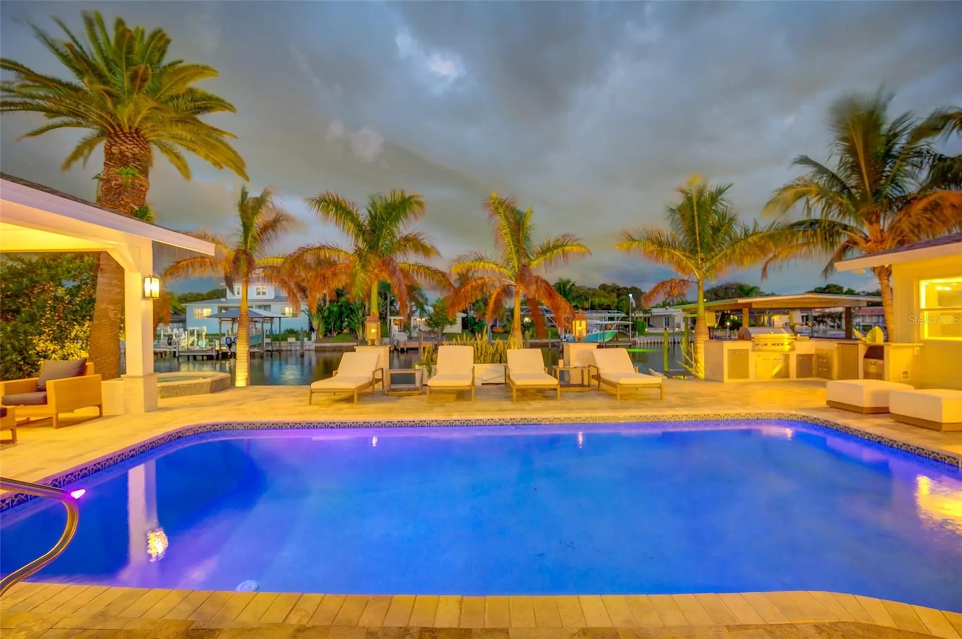 807 Snug Island Clearwater FL 33767