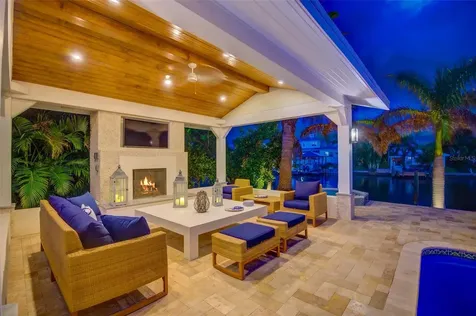807 Snug Island Clearwater FL 33767
