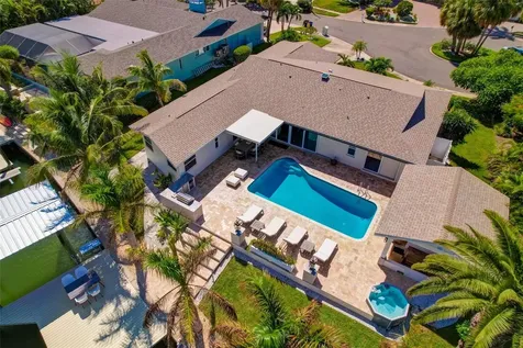 807 Snug Island Clearwater FL 33767