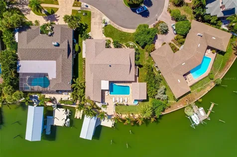 807 Snug Island Clearwater FL 33767