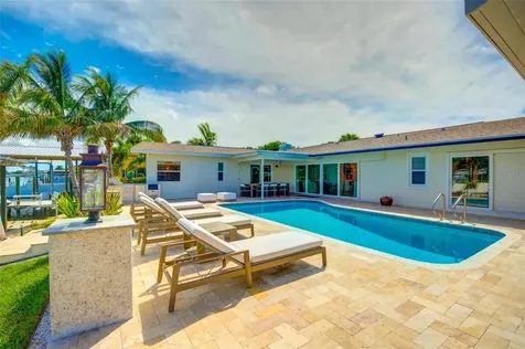 807 Snug Island Clearwater FL 33767