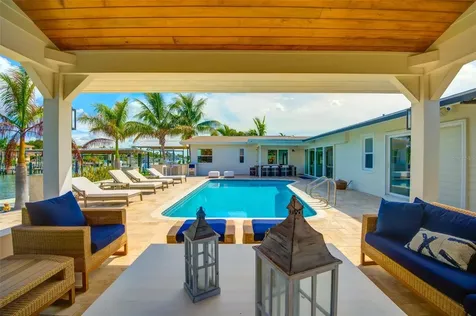 807 Snug Island Clearwater FL 33767