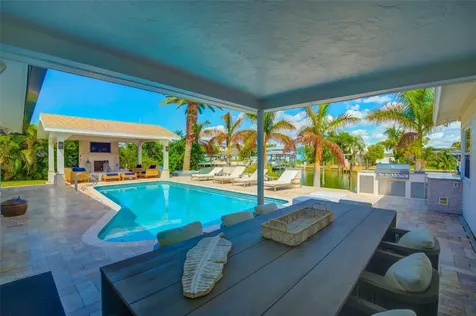 807 Snug Island Clearwater FL 33767