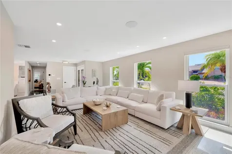 807 Snug Island Clearwater FL 33767