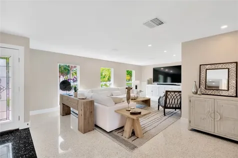 807 Snug Island Clearwater FL 33767
