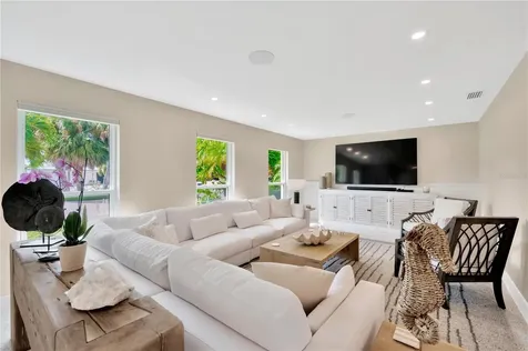 807 Snug Island Clearwater FL 33767