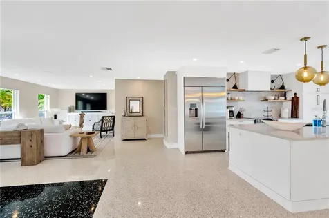 807 Snug Island Clearwater FL 33767