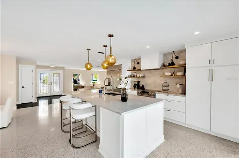 807 Snug Island Clearwater FL 33767