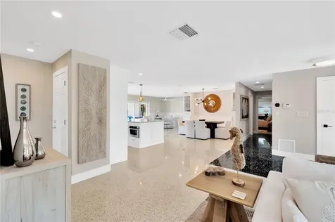 807 Snug Island Clearwater FL 33767