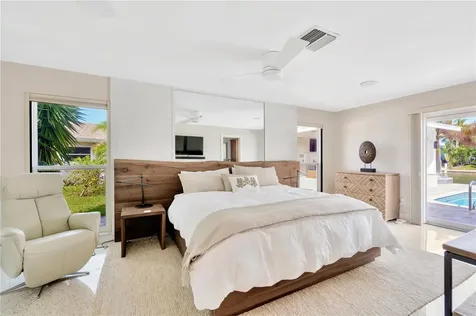 807 Snug Island Clearwater FL 33767