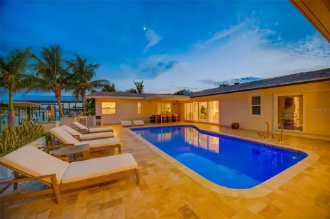 807 Snug Island Clearwater FL 33767