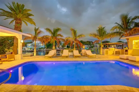 807 Snug Island Clearwater FL 33767
