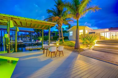 807 Snug Island Clearwater FL 33767