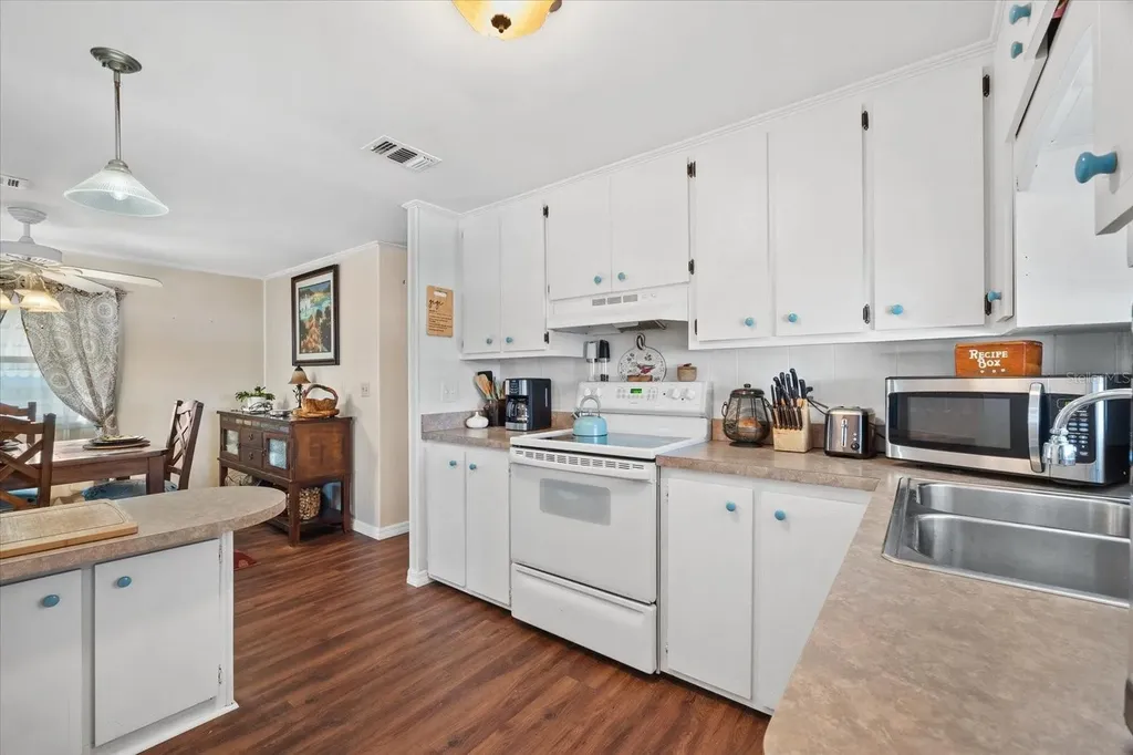 404 49th Avenue Drive W Bradenton FL 34207
