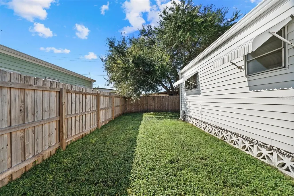 404 49th Avenue Drive W Bradenton FL 34207