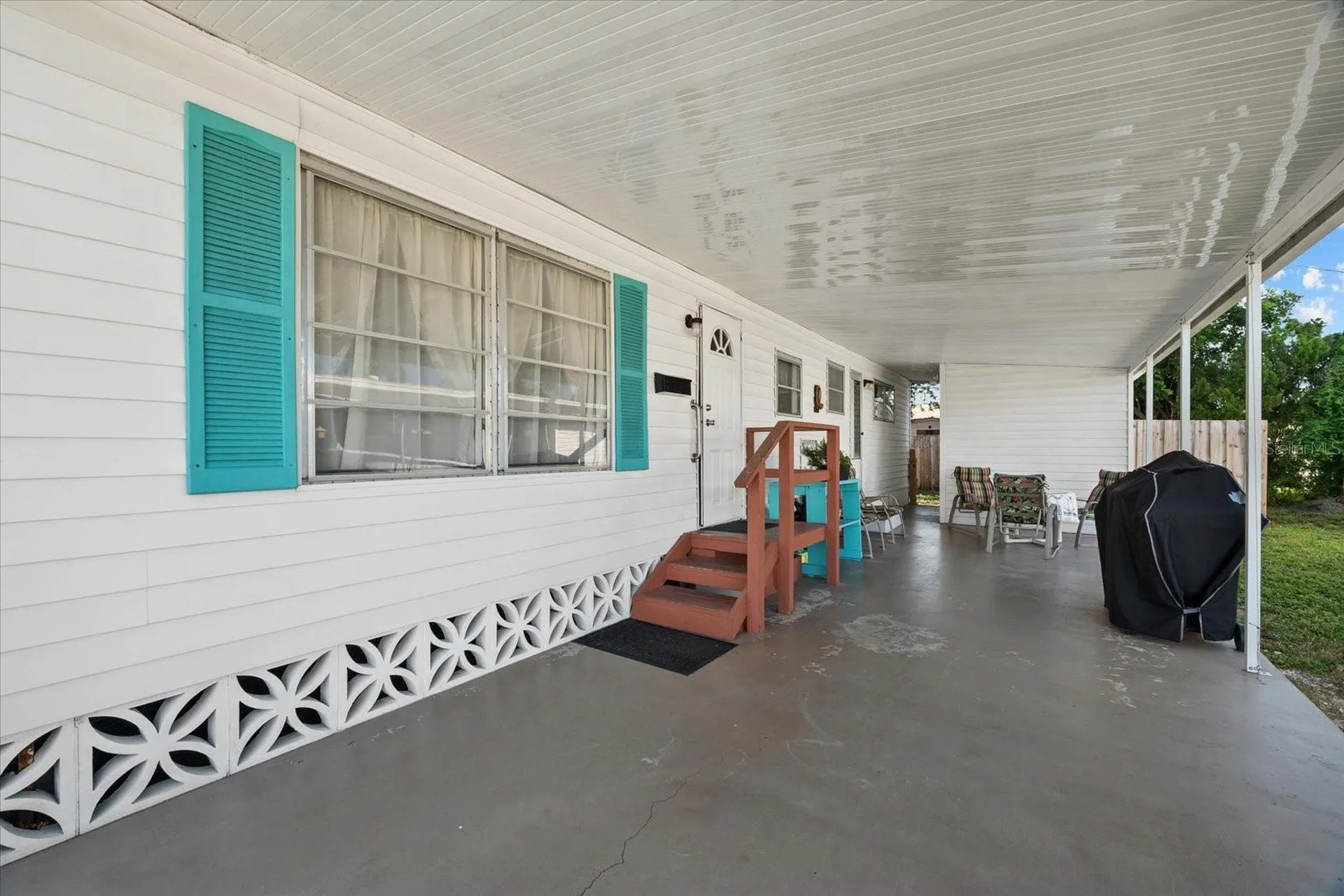 404 49th Avenue Drive W Bradenton FL 34207