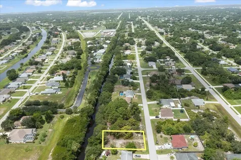 10485 Greenway Avenue Englewood FL 34224