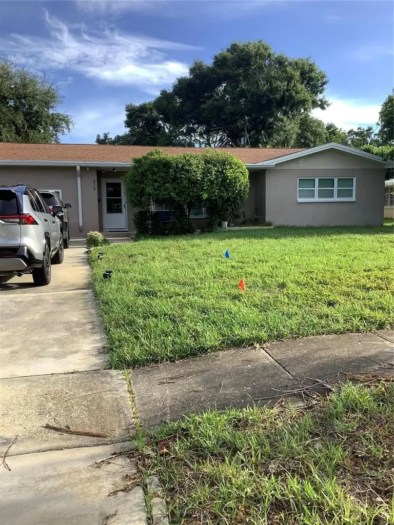 819 62nd Avenue S St Petersburg FL 33705