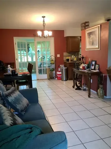 819 62nd Avenue S St Petersburg FL 33705