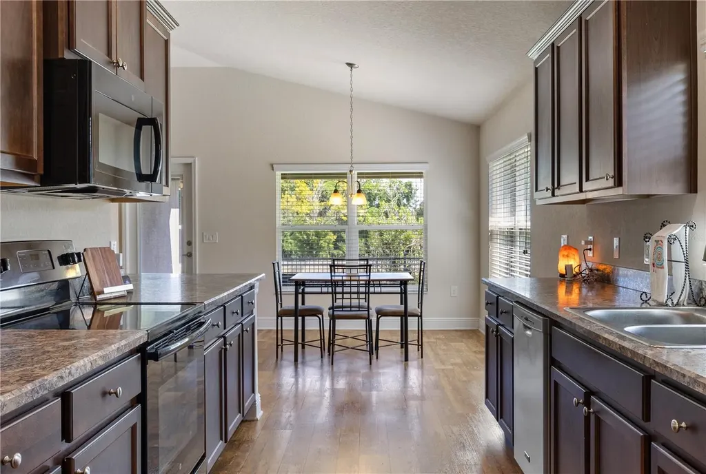 2656 Sand Hill Point Circle Davenport FL 33837