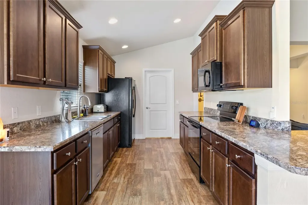 2656 Sand Hill Point Circle Davenport FL 33837