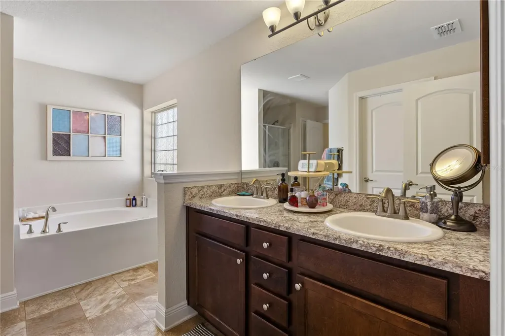 2656 Sand Hill Point Circle Davenport FL 33837
