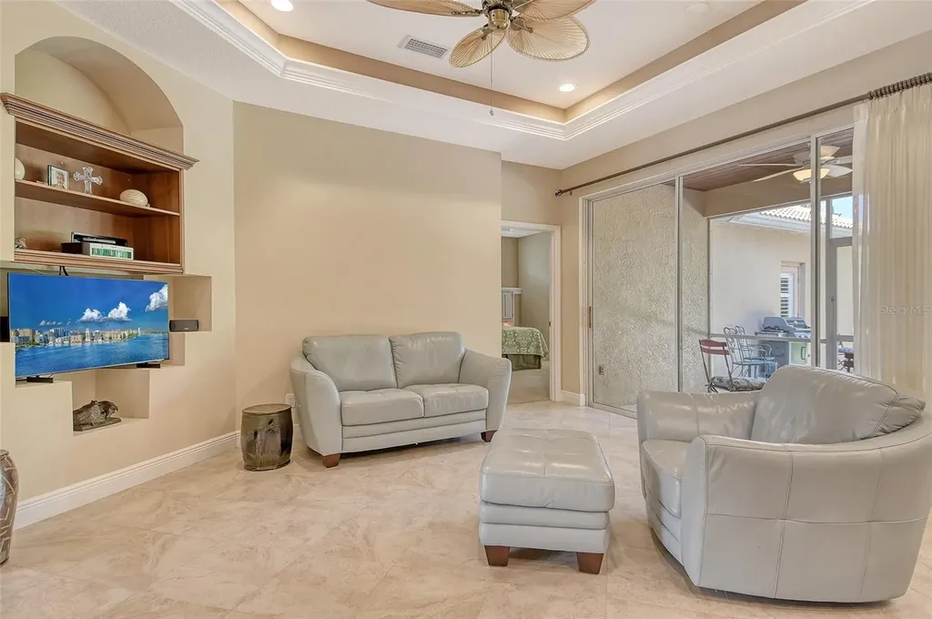 9032 Willow Brook Drive Sarasota FL 34238